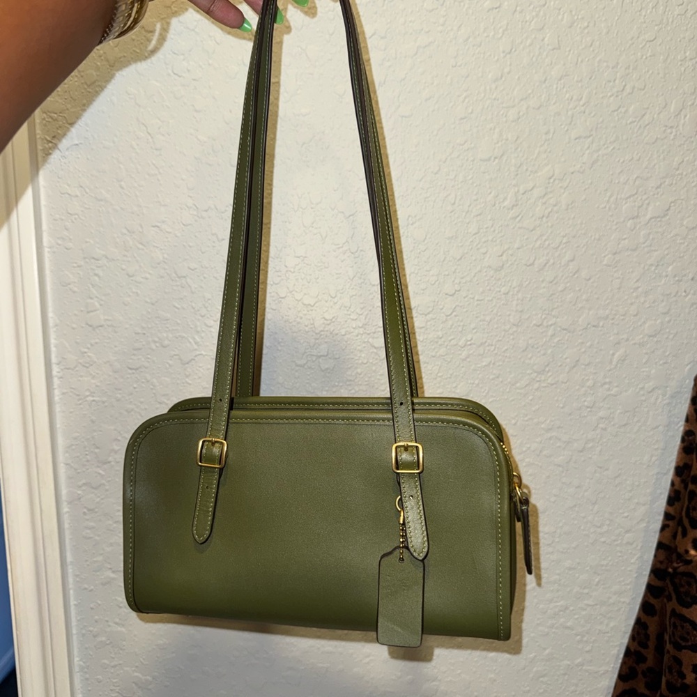 Coach Swing Zip Olive Green - Picture 2 of 4